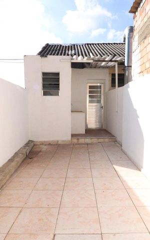 Casa para alugar com 60m², 2 quartos e sem vagaÁrea de Serviço