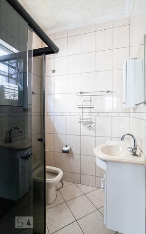 Casa para alugar com 209m², 3 quartos e 2 vagas Casa para alugar com 209m², 3 quartos e 2 vagasBanheiro 2