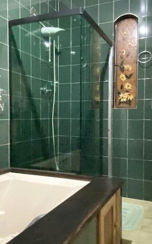 Casa à venda com 560m², 6 quartos e 5 vagas Casa à venda com 560m², 6 quartos e 5 vagasBanheiro 3
