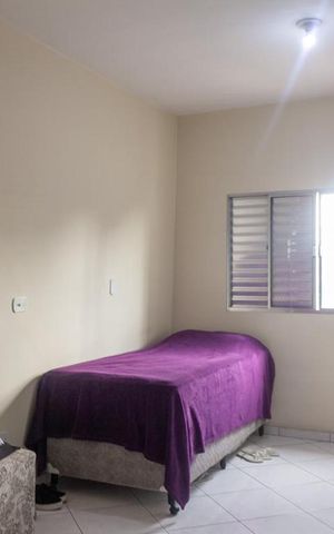 Casa à venda com 287m², 4 quartos e 3 vagas Casa à venda com 287m², 4 quartos e 3 vagasQuarto 4