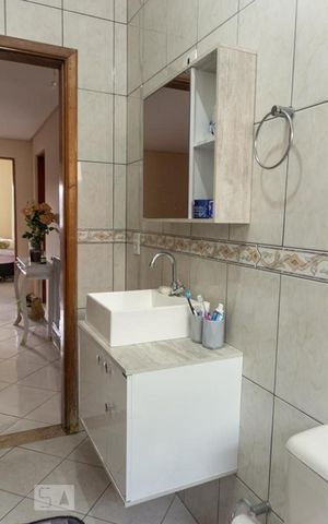 Casa à venda com 287m², 4 quartos e 3 vagas Casa à venda com 287m², 4 quartos e 3 vagasBanheiro Social