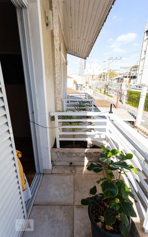 Casa para alugar com 242m², 3 quartos e 8 vagas Casa para alugar com 242m², 3 quartos e 8 vagasVaranda