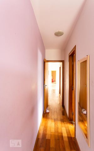 Casa para alugar com 242m², 3 quartos e 8 vagas Casa para alugar com 242m², 3 quartos e 8 vagasSuíte 1