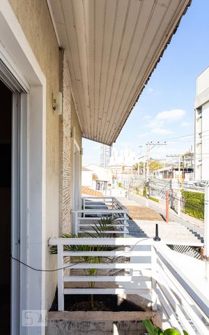 Casa para alugar com 242m², 3 quartos e 8 vagas Casa para alugar com 242m², 3 quartos e 8 vagasVaranda
