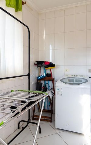 Casa para alugar com 242m², 3 quartos e 8 vagas Casa para alugar com 242m², 3 quartos e 8 vagasÁrea de Serviço