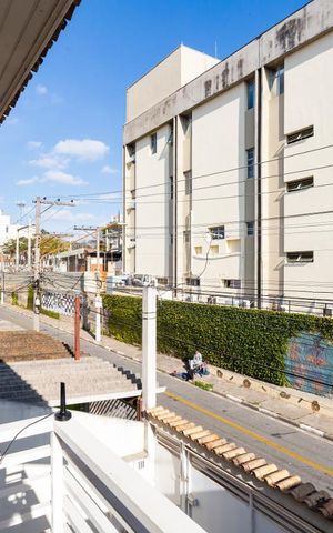 Casa para alugar com 242m², 3 quartos e 8 vagas Casa para alugar com 242m², 3 quartos e 8 vagasVaranda