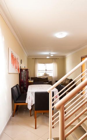 Casa para alugar com 242m², 3 quartos e 8 vagas Casa para alugar com 242m², 3 quartos e 8 vagasSala