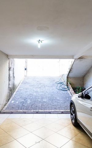 Casa para alugar com 242m², 3 quartos e 8 vagas Casa para alugar com 242m², 3 quartos e 8 vagasGaragem