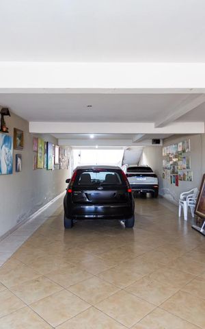 Casa para alugar com 242m², 3 quartos e 8 vagas Casa para alugar com 242m², 3 quartos e 8 vagasGaragem