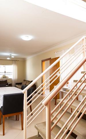 Casa para alugar com 242m², 3 quartos e 8 vagas Casa para alugar com 242m², 3 quartos e 8 vagasSala