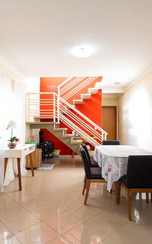 Casa para alugar com 242m², 3 quartos e 8 vagas Casa para alugar com 242m², 3 quartos e 8 vagasSala