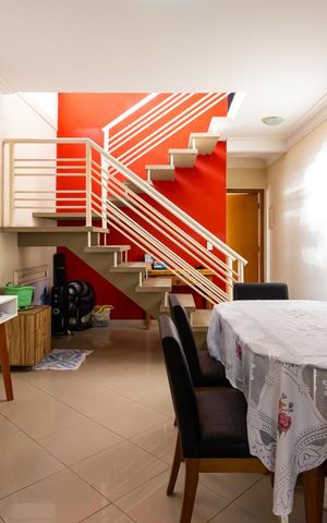 Casa para alugar com 242m², 3 quartos e 8 vagas Casa para alugar com 242m², 3 quartos e 8 vagasSala