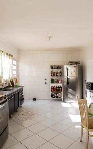 Casa para alugar com 242m², 3 quartos e 8 vagas Casa para alugar com 242m², 3 quartos e 8 vagasCozinha