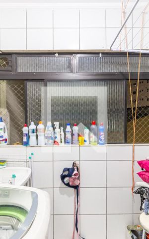 Apartamento à venda com 70m², 3 quartos e 2 vagas Apartamento à venda com 70m², 3 quartos e 2 vagasÁrea de Serviço