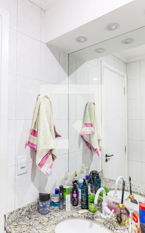 Apartamento à venda com 70m², 3 quartos e 2 vagas Apartamento à venda com 70m², 3 quartos e 2 vagasBanheiro