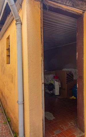 Casa à venda com 400m², 2 quartos e 5 vagasQuintal