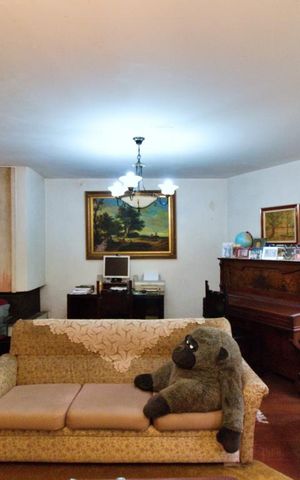 Casa à venda com 600m², 6 quartos e 4 vagas Casa à venda com 600m², 6 quartos e 4 vagasSala