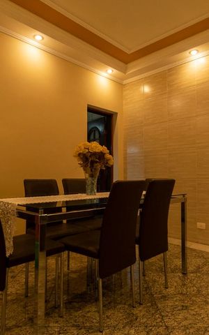 Casa à venda com 236m², 2 quartos e 2 vagasSALA