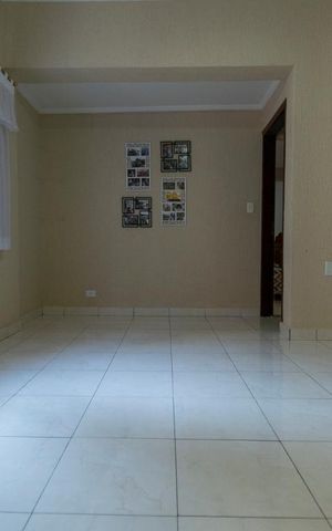 Casa à venda com 236m², 2 quartos e 2 vagasCLOSET