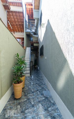 Casa à venda com 236m², 2 quartos e 2 vagasCORREDOR EXTERNO