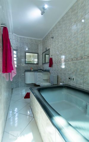 Casa à venda com 236m², 2 quartos e 2 vagasBANHEIRO SUITE 1
