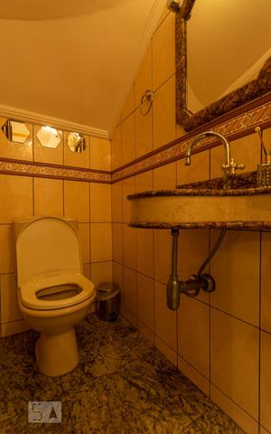 Casa à venda com 236m², 2 quartos e 2 vagasLAVABO