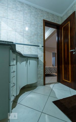 Casa à venda com 236m², 2 quartos e 2 vagasBANHEIRO SUITE 2