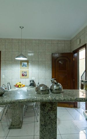 Casa à venda com 236m², 2 quartos e 2 vagasCOZINHA