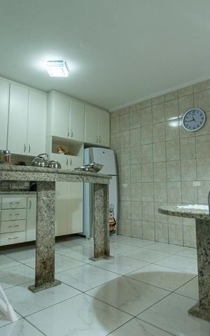 Casa à venda com 236m², 2 quartos e 2 vagasCOZINHA