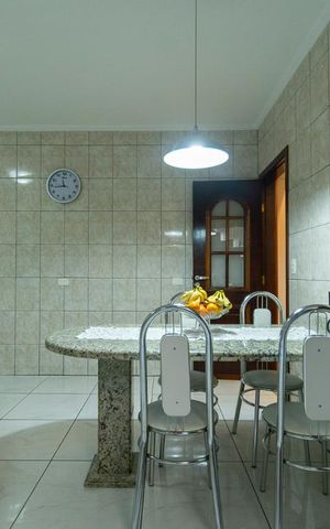 Casa à venda com 236m², 2 quartos e 2 vagasCOZINHA