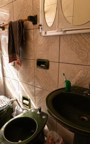 Casa à venda com 505m², 4 quartos e 5 vagas Casa à venda com 505m², 4 quartos e 5 vagasBanheiro 2