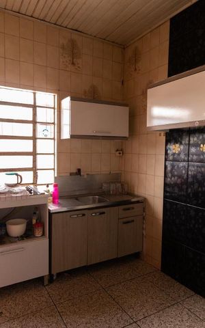 Casa à venda com 505m², 4 quartos e 5 vagas Casa à venda com 505m², 4 quartos e 5 vagasCozinha 1