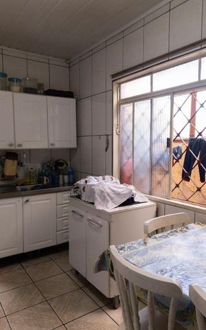 Casa à venda com 505m², 4 quartos e 5 vagas Casa à venda com 505m², 4 quartos e 5 vagasCozinha 2