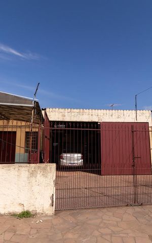 Casa à venda com 505m², 4 quartos e 5 vagas Casa à venda com 505m², 4 quartos e 5 vagasFachada