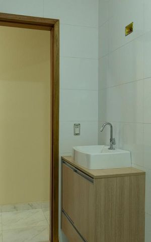 Casa para alugar com 56m², 2 quartos e 1 vaga Casa para alugar com 56m², 2 quartos e 1 vagaBanheiro