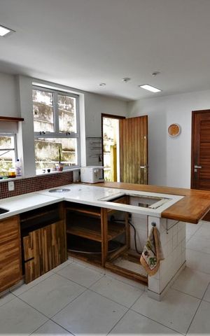 Casa à venda com 276m², 5 quartos e 2 vagasCozinha