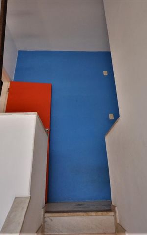 Casa à venda com 276m², 5 quartos e 2 vagasEscada