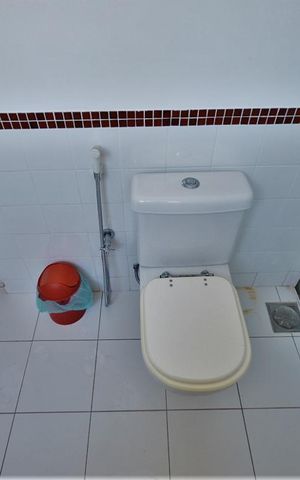 Casa à venda com 276m², 5 quartos e 2 vagasBanheiro 1