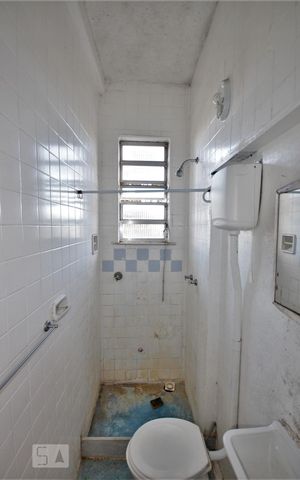 Casa à venda com 276m², 5 quartos e 2 vagasBanheiro de Serviço