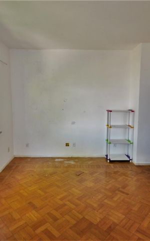 Casa à venda com 276m², 5 quartos e 2 vagasQuarto 4