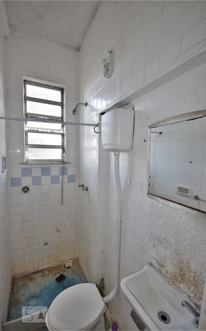 Casa à venda com 276m², 5 quartos e 2 vagasBanheiro de Serviço