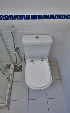 Casa à venda com 276m², 5 quartos e 2 vagasBanheiro 2