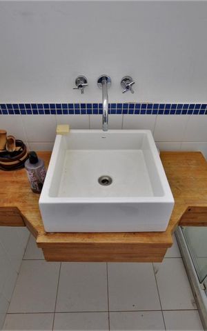 Casa à venda com 276m², 5 quartos e 2 vagasBanheiro 2