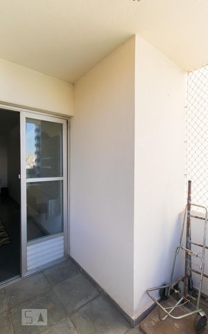 Apartamento para alugar com 65m², 2 quartos e 1 vagaVaranda