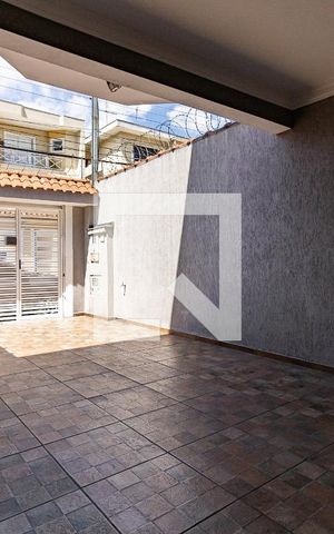 Casa à venda com 128m², 3 quartos e 2 vagas Casa à venda com 128m², 3 quartos e 2 vagasGaragem
