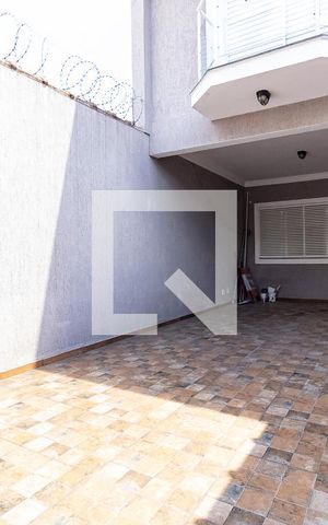 Casa à venda com 128m², 3 quartos e 2 vagas Casa à venda com 128m², 3 quartos e 2 vagasGaragem