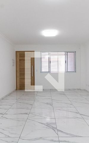 Casa à venda com 128m², 3 quartos e 2 vagas Casa à venda com 128m², 3 quartos e 2 vagasSala
