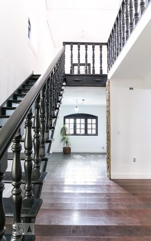 Casa para alugar com 256m², 3 quartos e 6 vagasSala