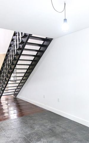 Casa para alugar com 256m², 3 quartos e 6 vagasSala