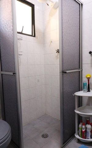 Casa à venda com 270m², 6 quartos e 3 vagasBanheiro 2